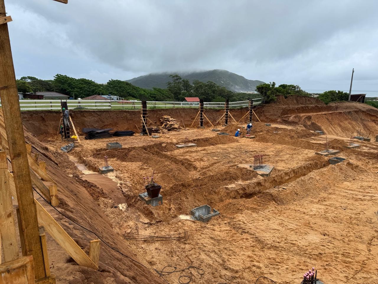 Imagem de Execução de Malha de Aterramento para SPDA